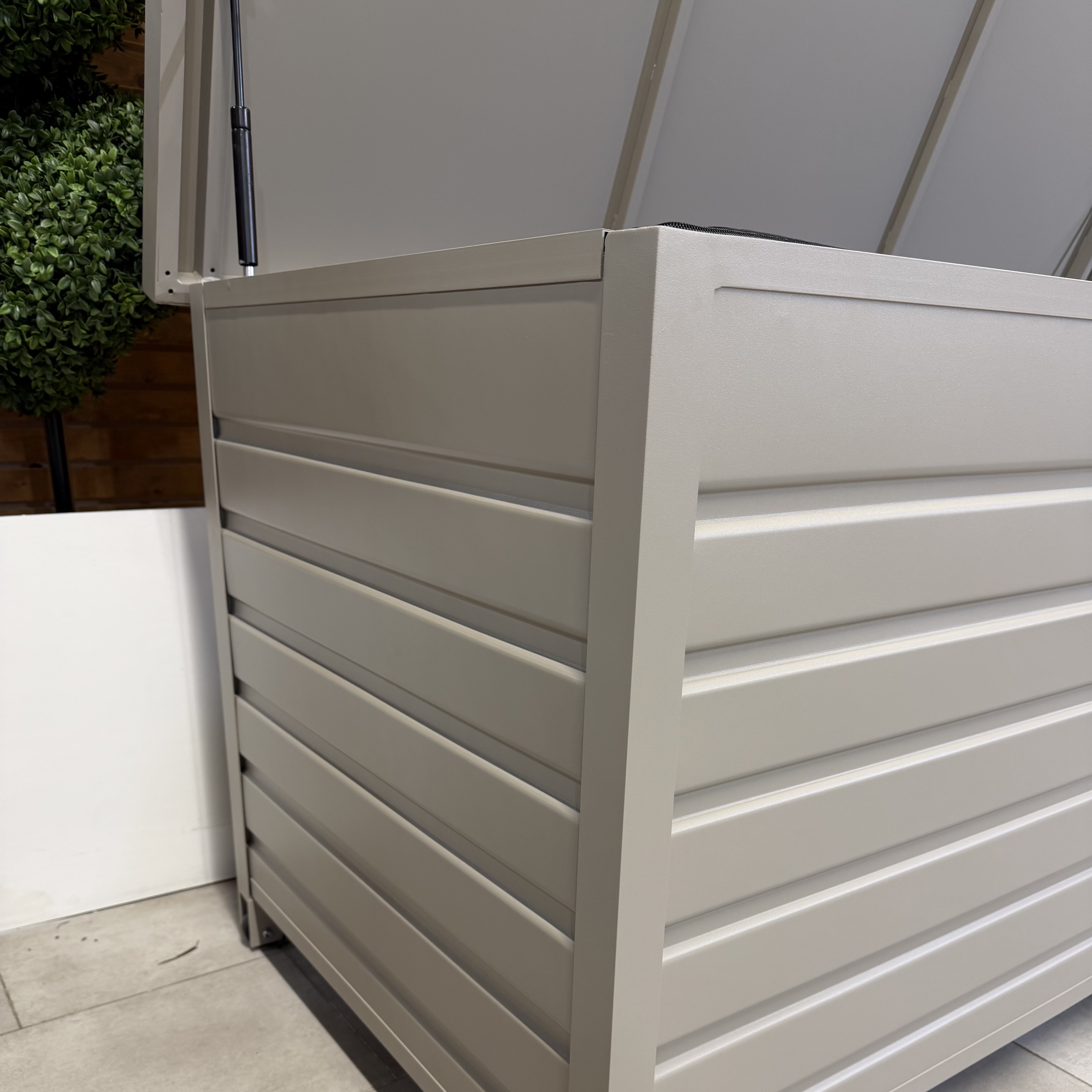 Chimes - Aluminium Cushion Storage Box - Cream